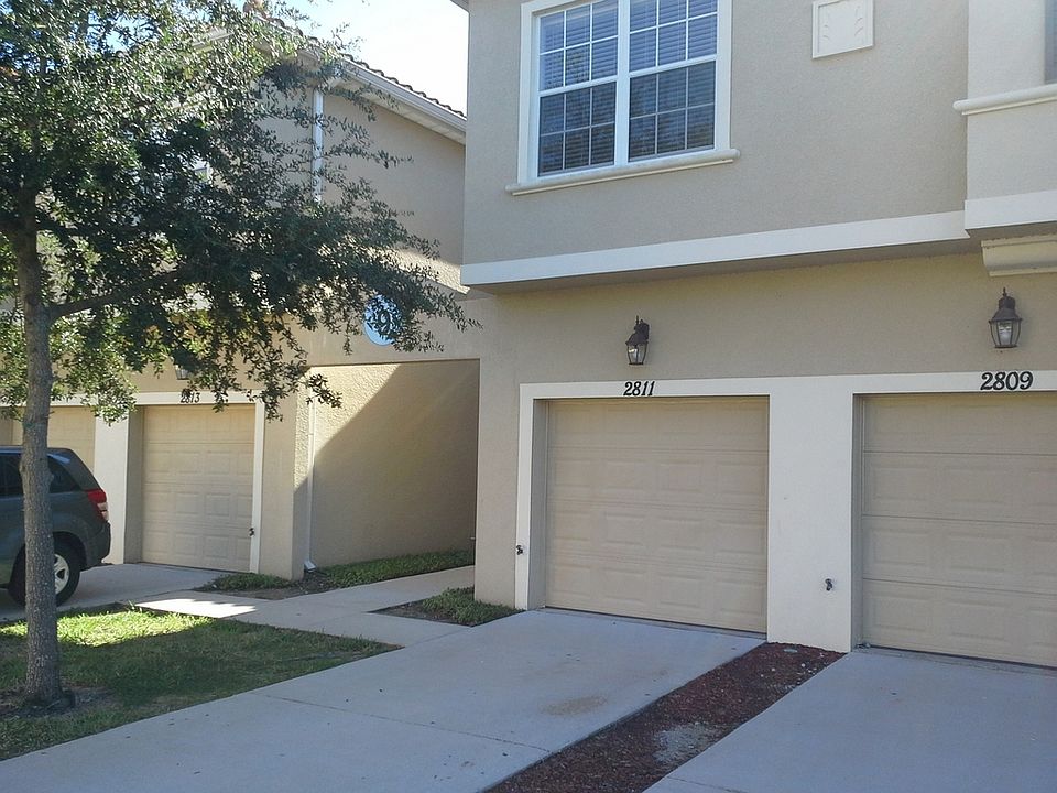 1st image of 2811 Oakwater Dr