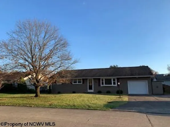 147 Driftwood Rd, Bridgeport, WV 26330
