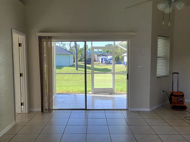 6833 Babcock St — Photo 3