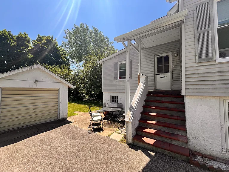 51 Anstice St #2 — Photo 8