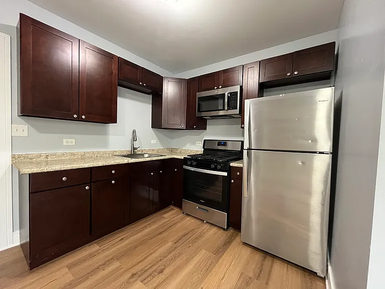 Garfield Apartments — Photo 7
