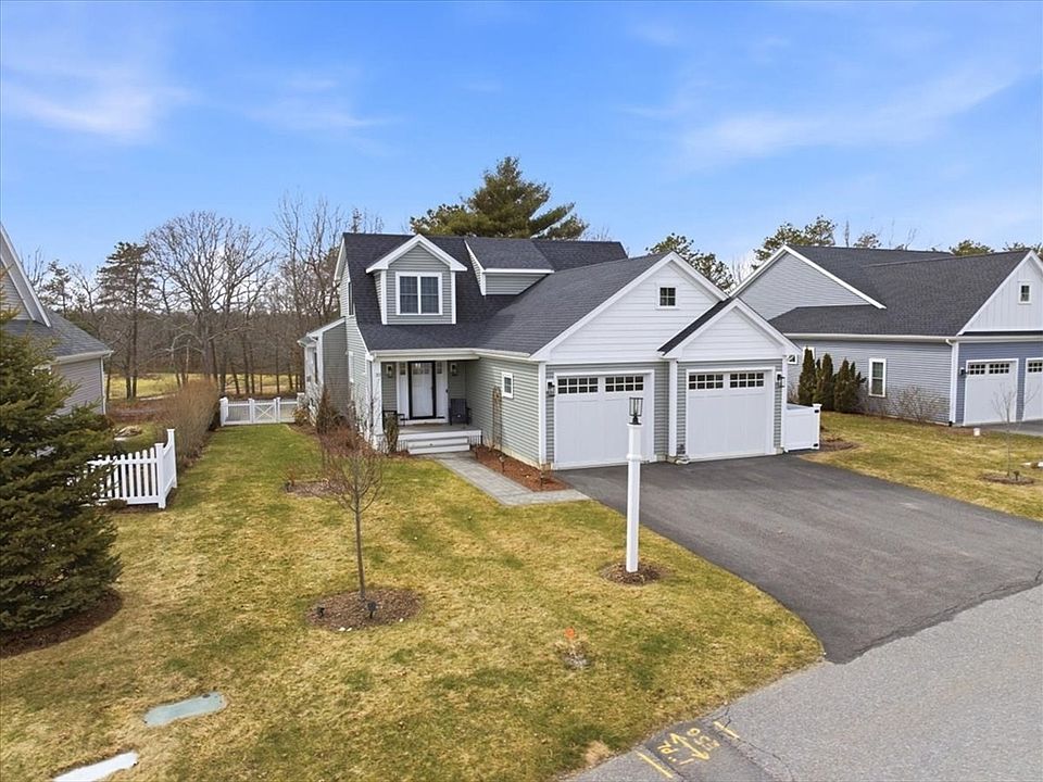 1st image of 32 Pebble Beach Dr