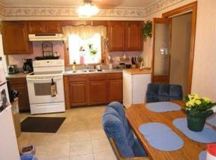 2310 Sunset Dr, Lindenhurst, IL 60046