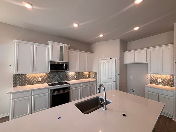 7th image of this home