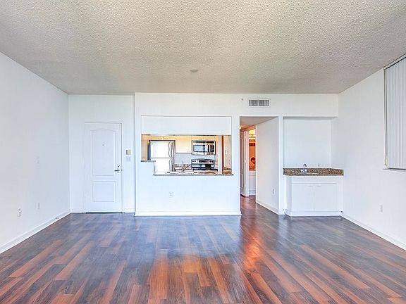 5th image of 1755 N Bayshore #2121