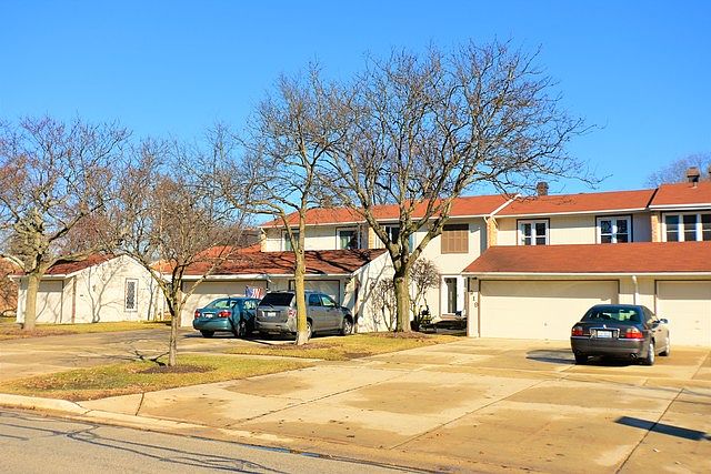 1st image of 219 Edgewater Dr