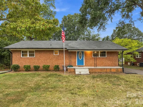 1094 Union St S, Concord, NC 28025