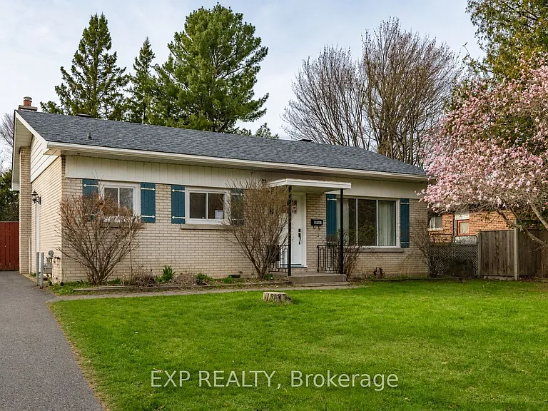 9 Kirkstall Ave — Photo 2