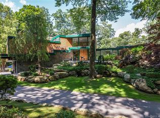 7 Chateau Ridge Rd, Greenwich, CT 06831