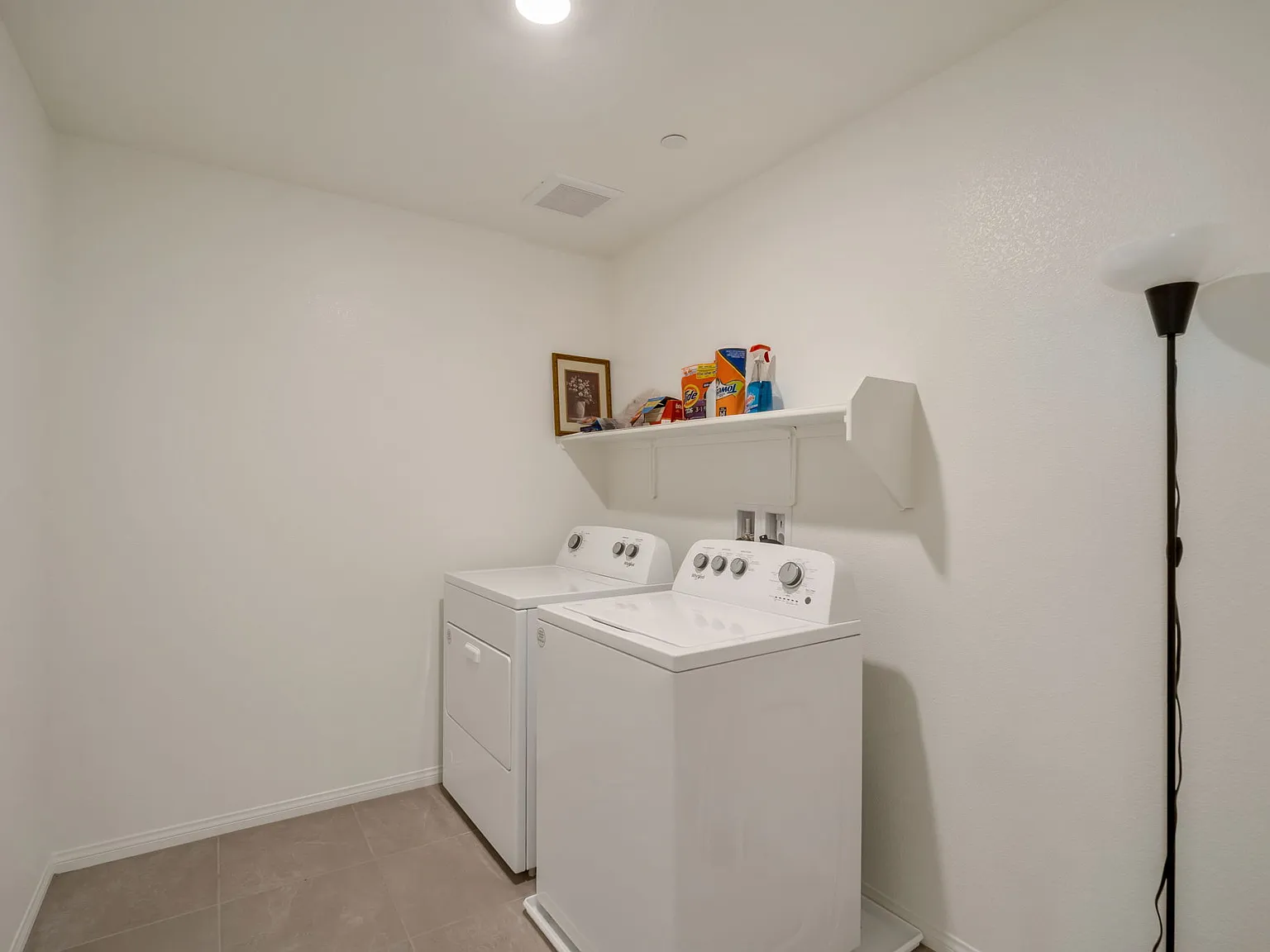 4 bed, 2992 sqft, $4,600 — Photo 1