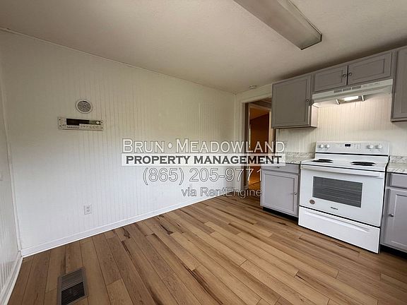 5th image of 2250 Woodby Ln
