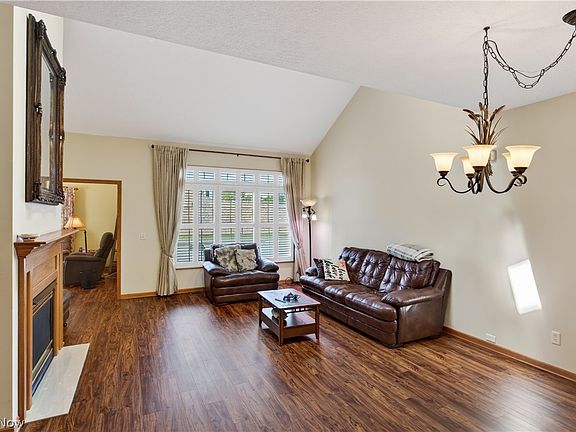 5th image of 801 Gardenstone Cir #37A