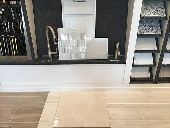 4th image of 6426 Memorial LN