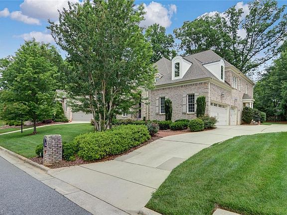 4th image of 10 Wynnewood Ct