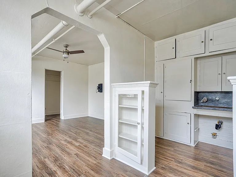 Warnell Apartments! — Photo 2