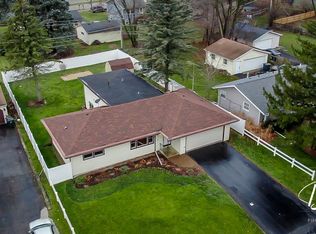 1709 Fairfield Rd, Lindenhurst, IL 60046