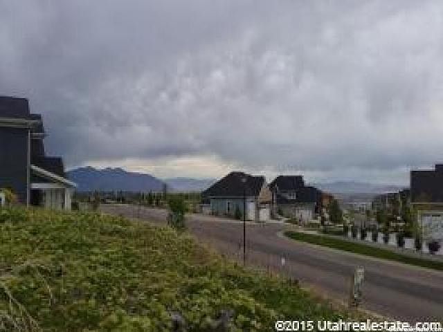 1st image of 1015 S Eaglepointe Dr