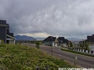 1015 S Eaglepointe Dr, North Salt Lake, UT 84054