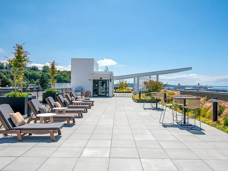 ION Queen Anne — Photo 13