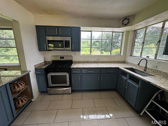 2nd image of 1823 Parker Rd