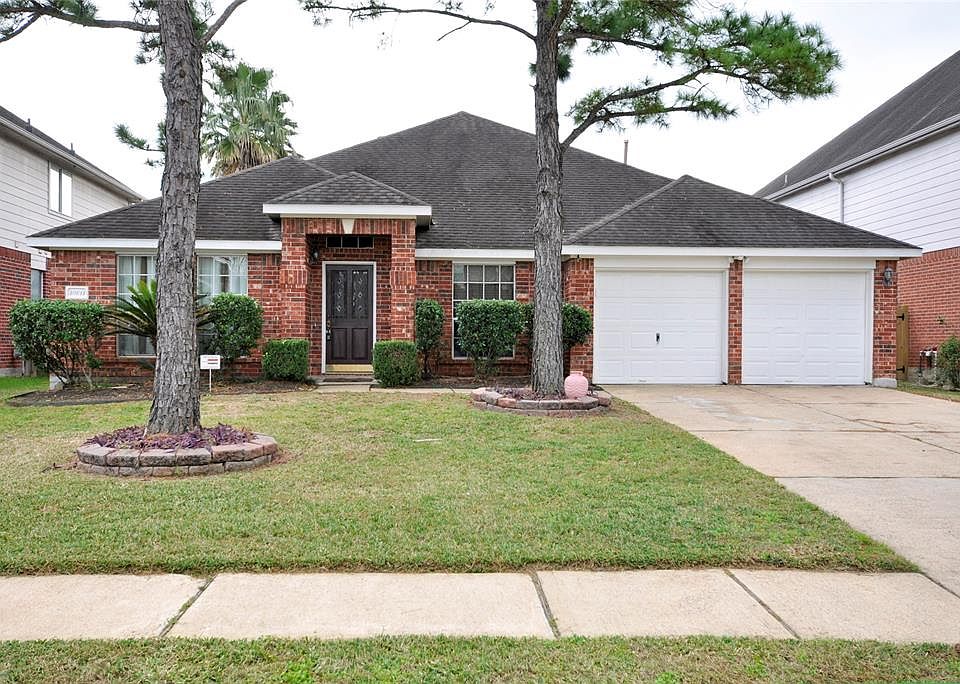 1st image of 10811 Oak Bayou Ln