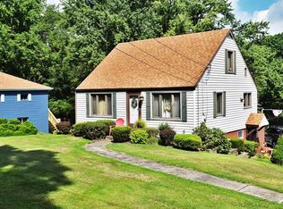 3 Russell Ln, Gibsonia, PA 15044