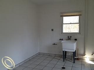 5th image of 34198 Orangelawn St