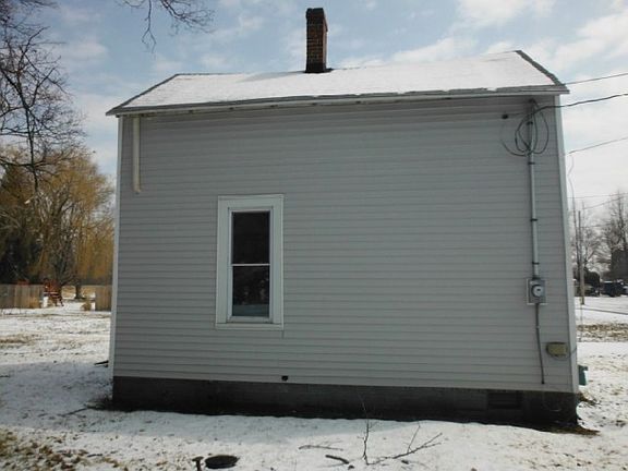 2nd image of 723 E Victoria St