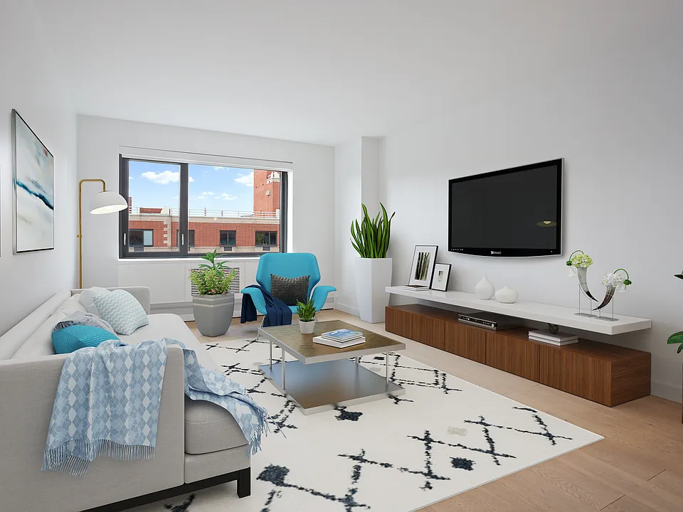 1325 5th Ave #6E