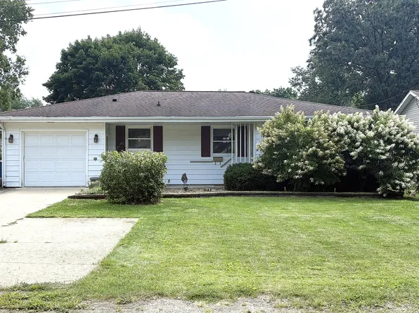 918 Mary Ave, Dixon, IL 61021