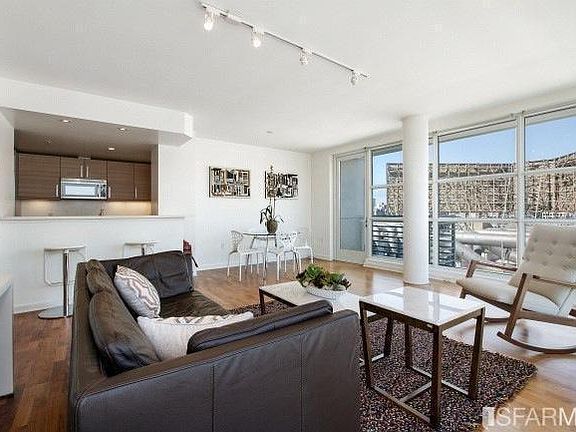 5th image of 555 4th St Unit 933