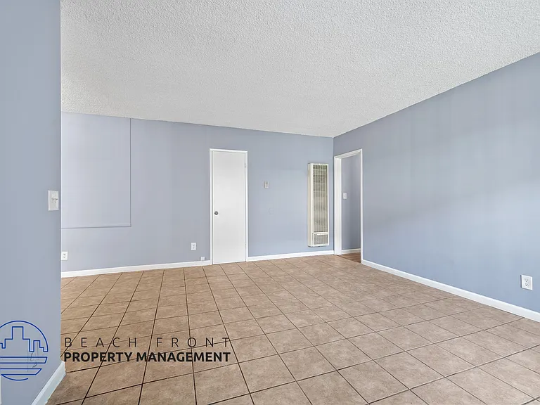 1822 W El Segundo Blvd — Photo 8