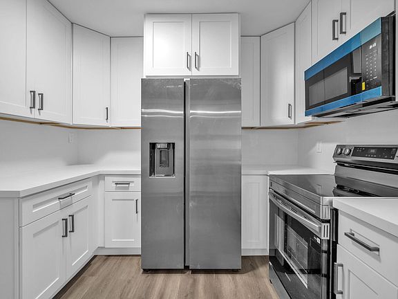 2nd image of 4630 NE 5TH Terrace