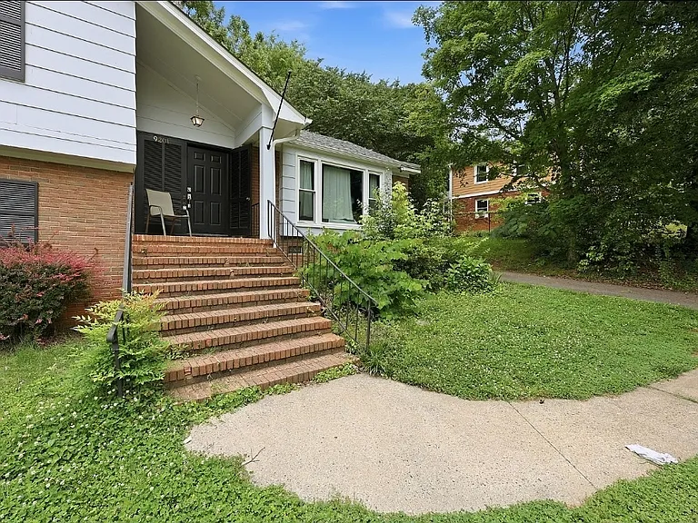 9201 Sandburg Ave — Photo 3