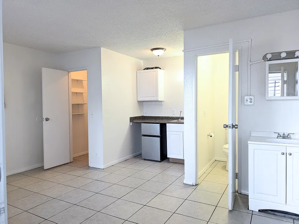 304 Eastminister Ct #BE