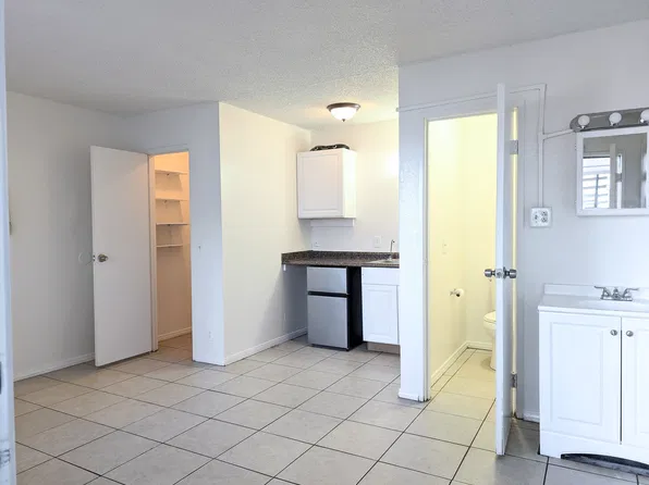 304 Eastminister Ct #Be, Henderson, NV 89015