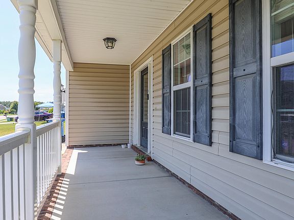 4th image of 207 Willoughby Lane