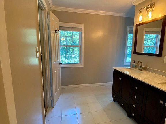 5th image of 9805 Moor Green Dr