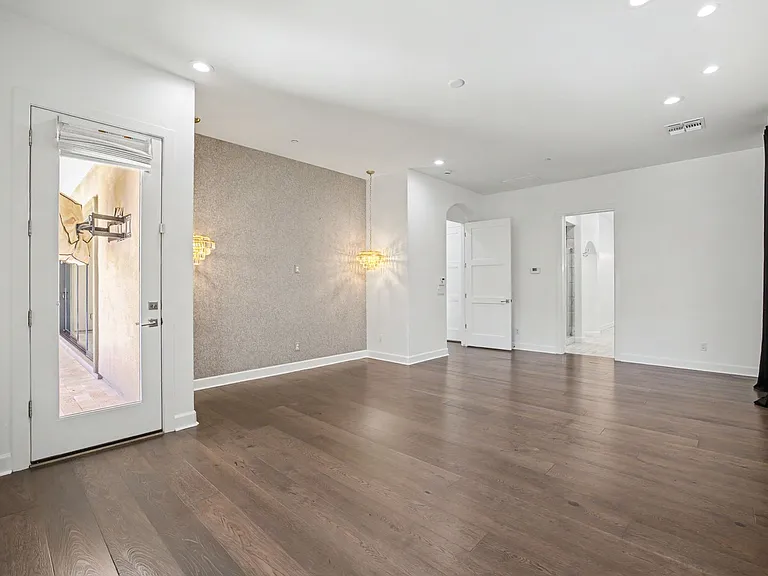 18418 N 97th Pl — Photo 26