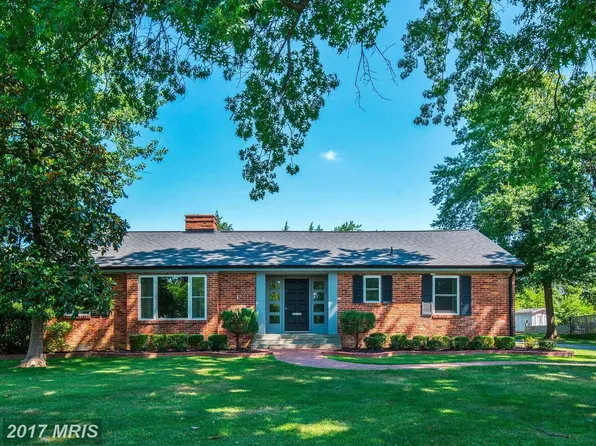 5530 Bradley Blvd, Alexandria, VA 22311