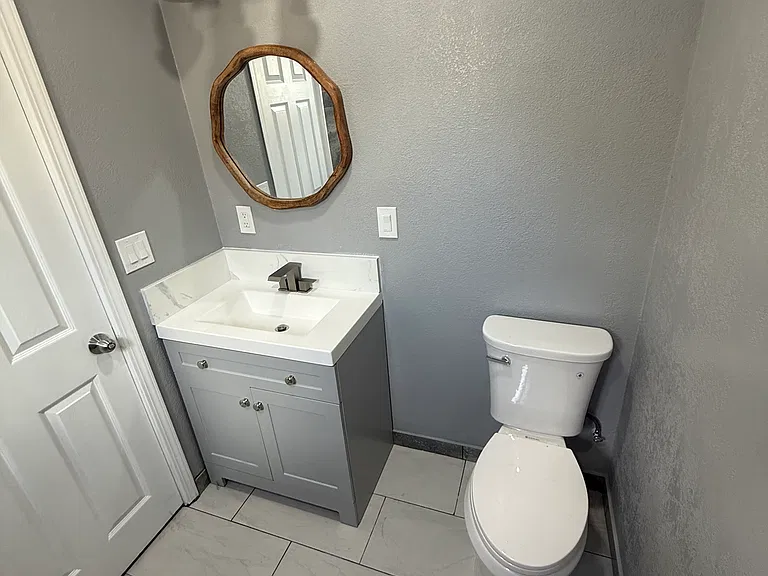 1042 E Rialto Ave — Photo 8