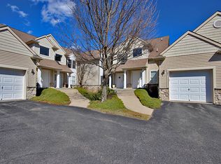 27 Beardslee Cir #608, Hamburg, NJ 07419