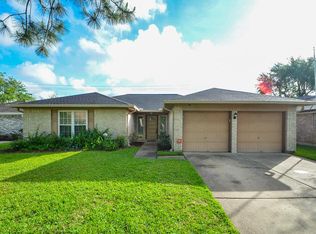 16727 Starboard View Dr, Friendswood, TX 77546