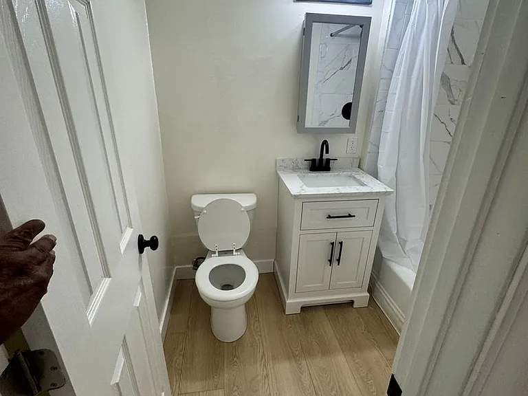 2666 Ellendale Pl — Photo 23