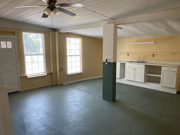 701 W Pennsylvania Ave — Photo 10