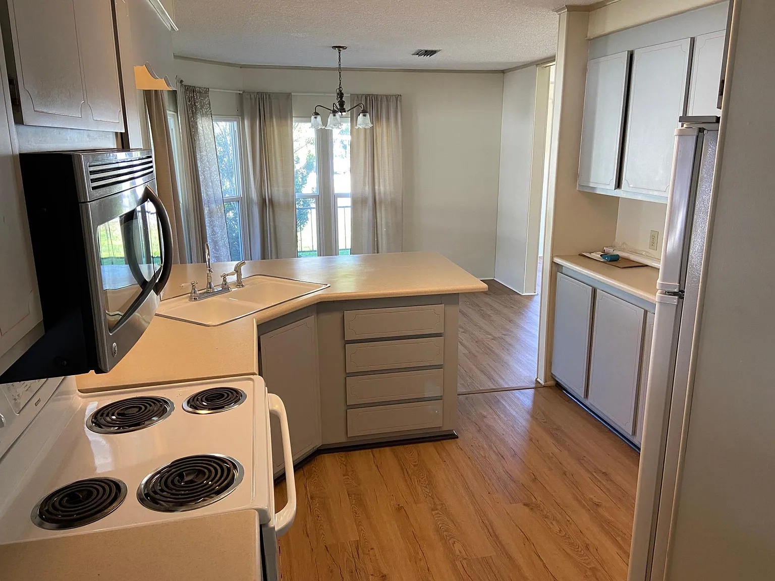 2 bed, 1200 sqft, $1,500 — Photo 4