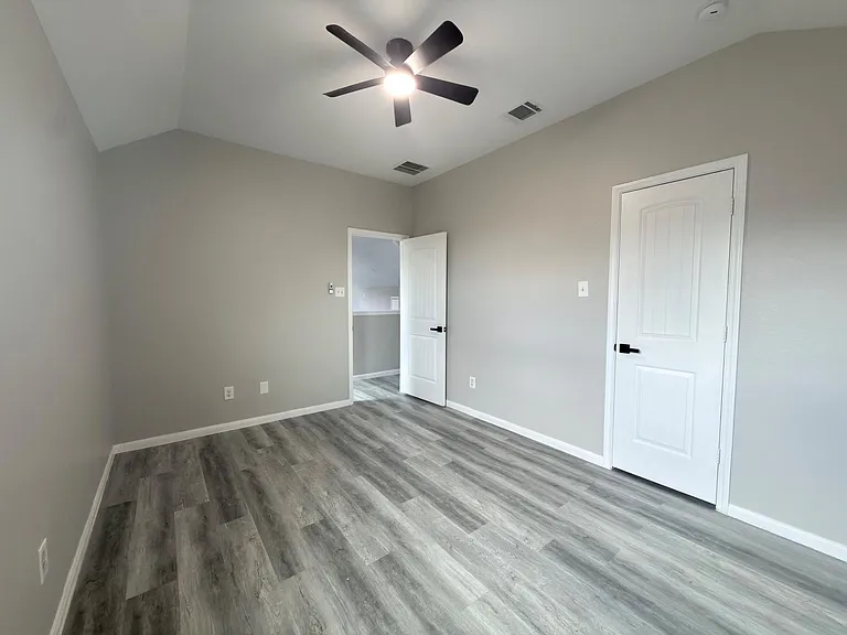 9413 Savannah Holly Dr — Photo 9