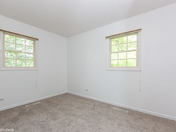 4th image of 233 E Wood St