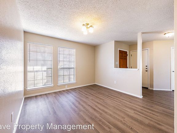 3rd image of 601 Eaglecreek Dr