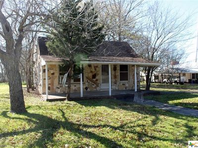 621 Wichita St Lockhart Tx 78644 Zillow